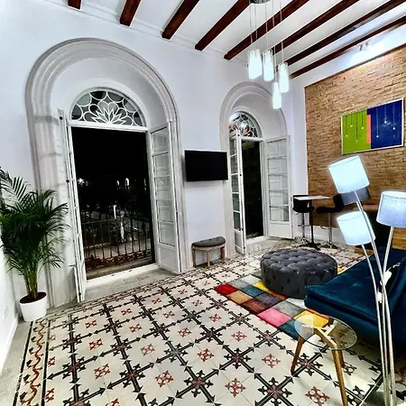 Picasso's Tres Puertas 4 Bedrooms Daire *