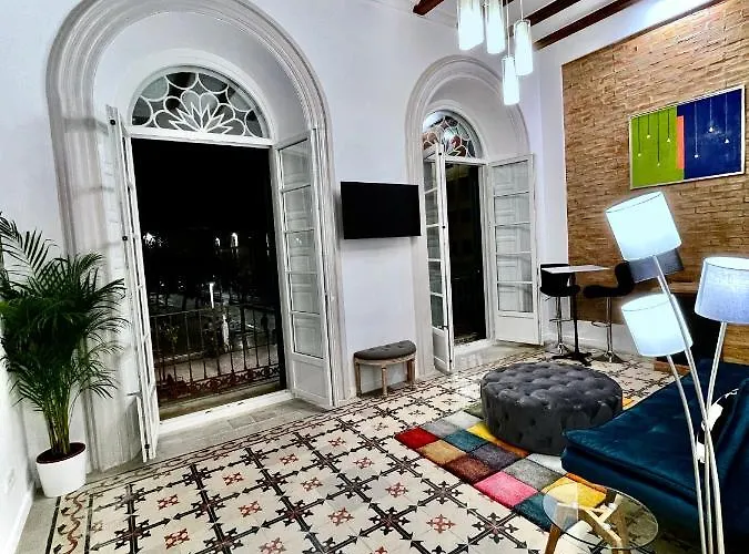 Picasso's Tres Puertas 4 Bedrooms Apartment *